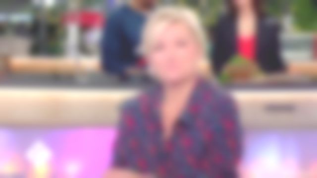 The printed shirt floral of Anne-Elisabeth Lemoine in C to you of the 20/11/2017