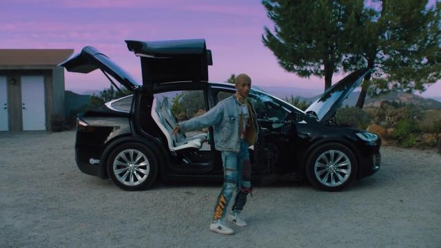 The New Balance Nm213wbs of Jaden Smith in his clip ICON