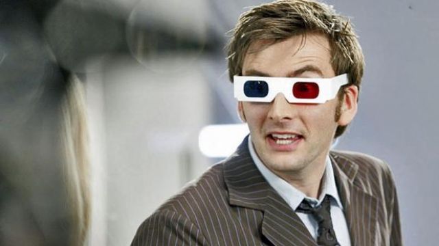 The anaglyph 3D glasses of the 10th Doctor (David Tennant) in Doctor Who S02E13