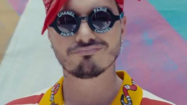 The round sunglasses Chanel Paris, in the clip Sensualidad Bad Bunny feat. Prince Royce and J. Balvin