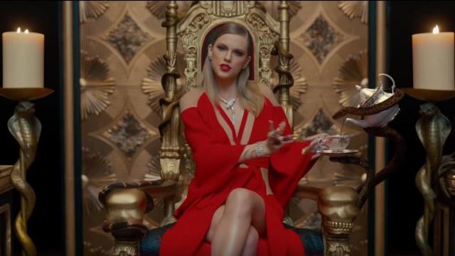 La robe rouge de Taylor Swift dans son clip Look what you made me do
