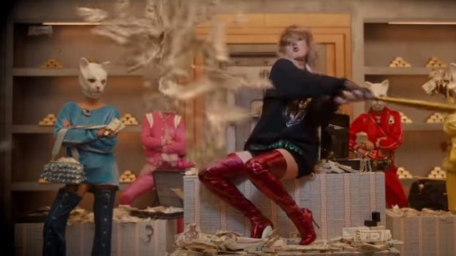 The thigh-high Louboutin Taylor Swift in her music video Look what