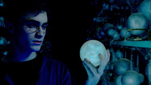 The figurine of Harry Potter (Daniel Radcliffe) in Harry Potter and the deathly hallows