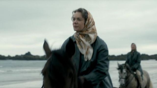 The beach of Cruden Bay crossing on a horse by Elizabeth Bowes-Lyon (Victoria Hamilton) in The Crown S01E08