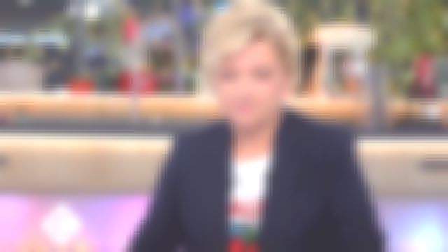 The t-shirt of Anne-Elisabeth Lemoine in C to you of the 06/12/2017