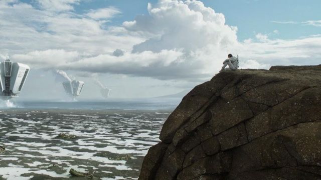 The Jarlhettur mountain in Iceland serves as a panorama in the film Oblivion