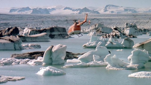 La lagune glaciaire de Jokulsarlon en Islande dans Dangereusement vôtre