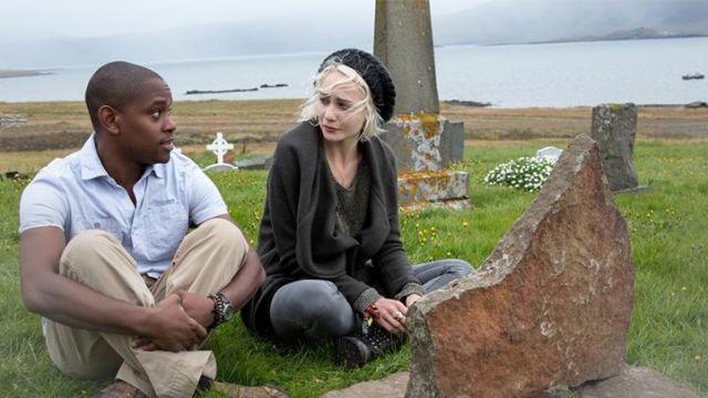 Le cimetière de l'église Hallgrímskirkja Saurbæ en Islande dans Sense8