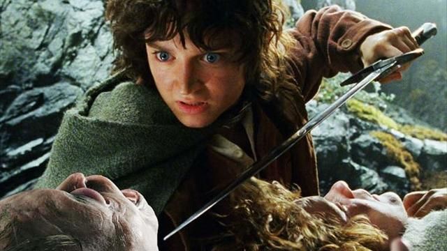 Sting sword of Frodo Baggins (Elijah Wood) as seen in the Lord of the Rings: The Two Towers