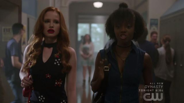 The black dress with flowers from Cheryl Blossom (Madelaine Petsch) in Riverdale S02E07