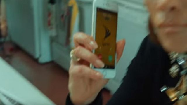 El smartphone iPhone de Jennifer Lopez en el clip Ni tu ni yo