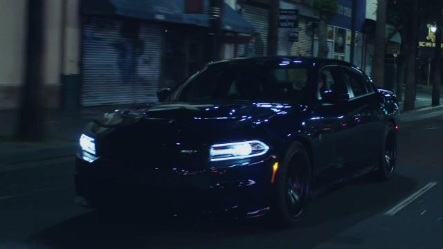 La voiture 2017 Dodge Charger SRT Hellcat de Charlie Puth dans son clip Attention