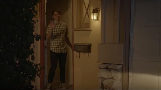 Sneakers converse in the clip Get into my because of Echosmith