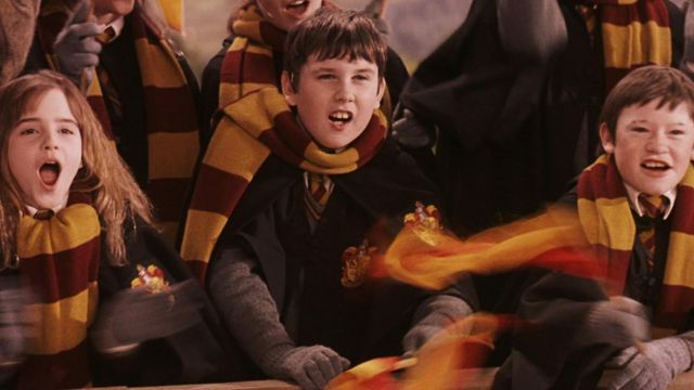 The scarf Gryffindor Neville Longbottom (Matthew Lewis) in Harry Potter and the sorcerer's stone