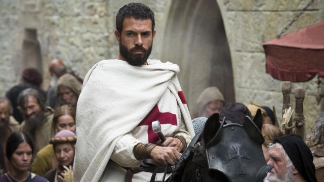 The white cape of a knight Templar, Landry (Tom Cullen) in Knightfall