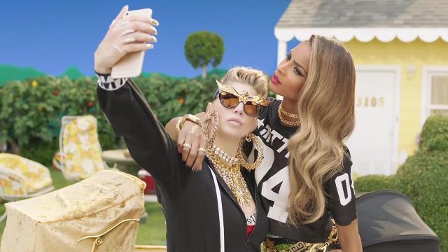 The Iphone 6s Plus Gold In The Clip M I L F Fergie