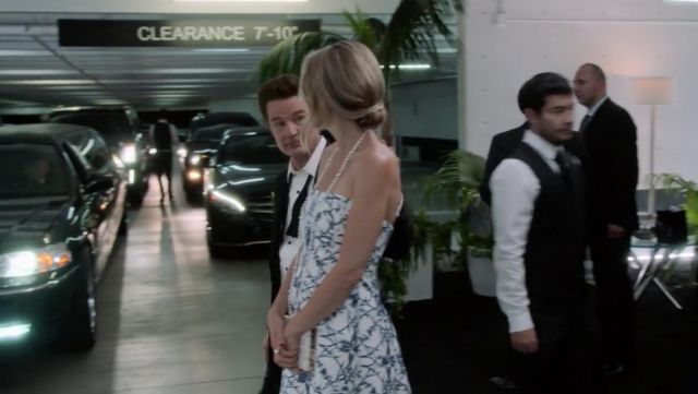 The evening gown Marchesa Notte by Janet Stein (Ever Carradine) in Marvel's Runaways S01E06