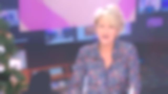 The blouse print is Sophie Davant in It is the program of the 14/12/2017