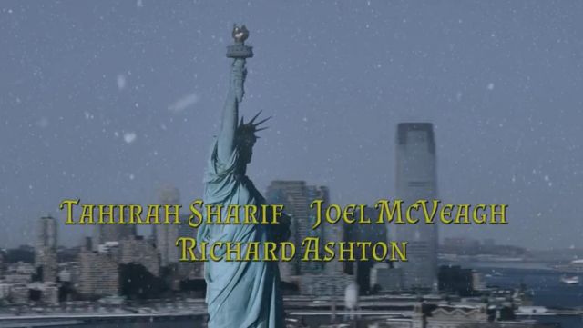 La Statue de la Liberté de New-York dans le générique d'ouverture du film A Christmas Prince