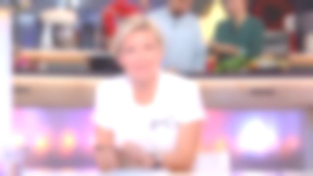 The t-shirt Daydream of Anne-Elisabeth Lemoine in C to you of the 22/12/2017