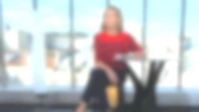 The cashmere sweater in stripes of Claire Chazal in free Entry to the 21/12/2017