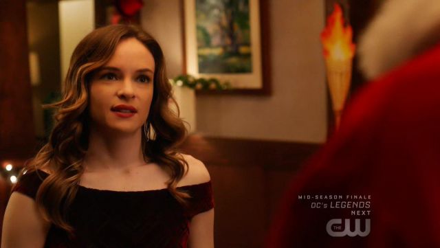 The red dress Dress the Population of Caitlin Snow (Danielle Panabaker) in Flash S04E09