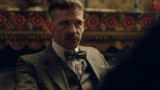 The bow tie Arthur Shelby (Paul Anderson) in Peaky Blinders S03E05