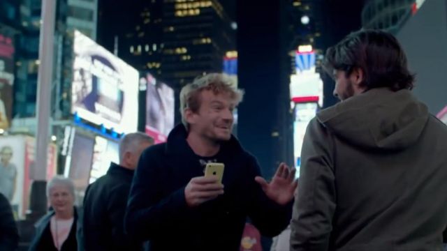 The iphone 5c yellow Nico (Guillermo Pfening) in Nobody's watching