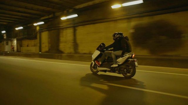 Motorcycle Yamaha 500 TMAX in the movie mob-mentality