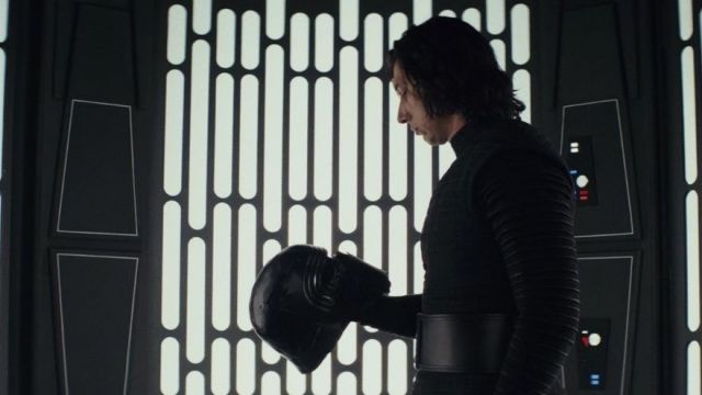 The helmet of Kylo Ren (Adam Driver) in Star Wars VIII : The last Jedi
