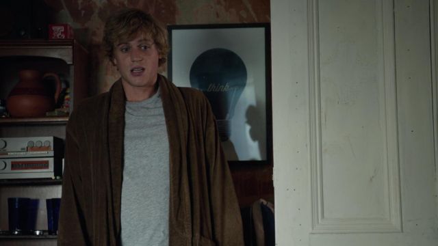 The framework "Think" with Dylan (Johnny Flynn) in Lovesick S01E02