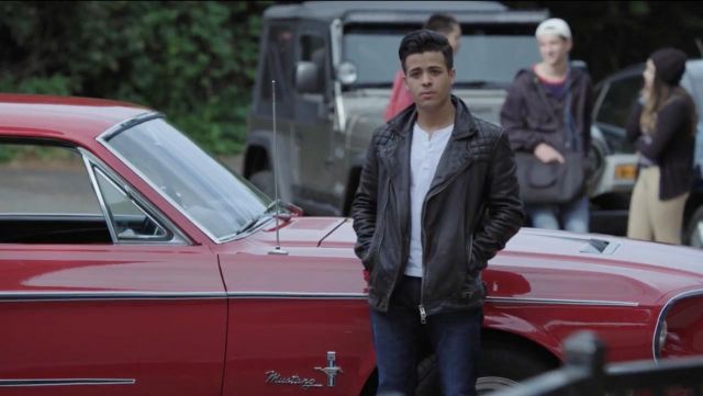 The leather jacket, AllSaints of Tony Padilla (Christian Navarro) in 13 Reasons Why S01E07
