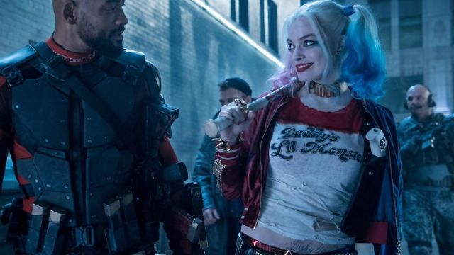 The jacket in two-tone for Harley Quinn (Margot Robbie) in Suicide Squad