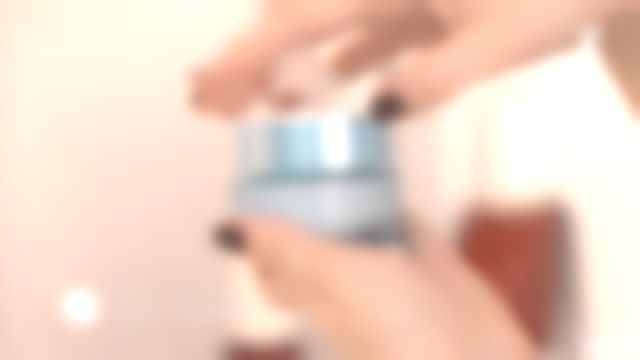 La crème hydratant hydra-essentiel de Clarins (en coffret edition limitée) conseillée dans C'est au programme du 08/01/2018