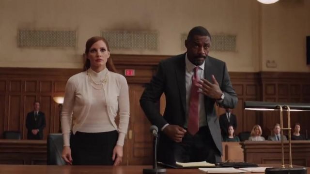 Le costume noir de l'avocat Charlie Jaffey (Idris Elba) dans Le Grand Jeu