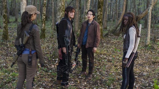 The bomber jacket beige Glenn Rhee (Steven Yeun) in The Walking Dead S06E15