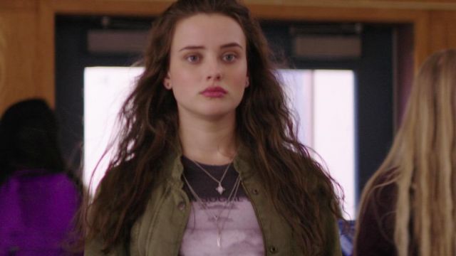 The t-shirt of Hannah Baker (Katherine Langford) in 13 Reasons Why S01E03 |  Spotern