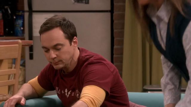 The Flash Shirt of Sheldon Cooper (Jim Parsons) in The Big Bang Theory S11E08
