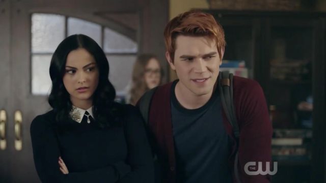 The sweater Ted Baker "Suzaine" Veronica Lodge (Camila Mendes) in Riverdale S02E10