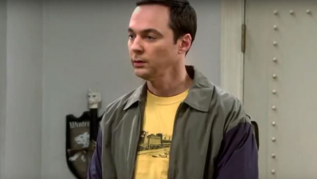 The yellow t-shirt locomotive of Sheldon Cooper (Jim Parsons) in The Big Bang Theory S11E10