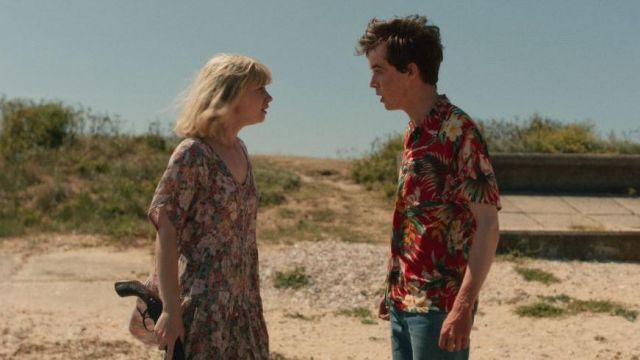 The flower dress of Alyssa (Jessica Barden) from The End of The F***ing World S01E08