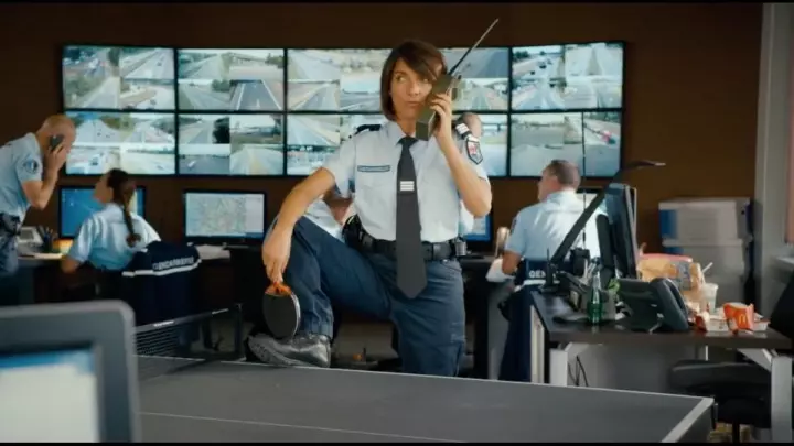 Песня мы берем на прокат. Песня мы берем на прокат. Корай саргын любовь напрокат. Корай саргын любовь напрокат актер. Забери мою душу песня текст.