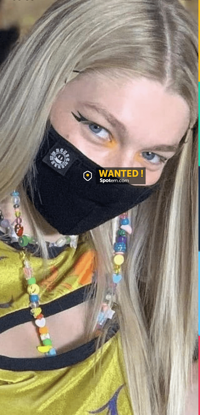 The black protective mask worn by Hunter Schafer on an Instagram 