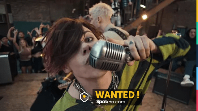 Steel Chain worn by Yungblud in I Think I'm OKAY music video by Machine ...