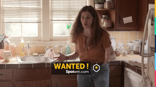 Tiny Beautiful Things' Costume Designer Breaks Down Kathryn Hahn and  Merritt Weaver's Outfits