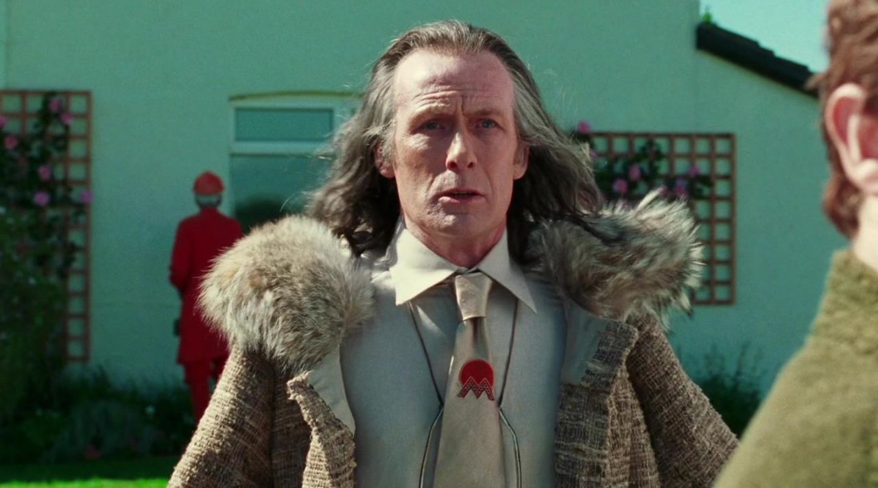 The tie Slartibartfast (Bill Nighy) in H2G2 The hitchhiker's Guide to