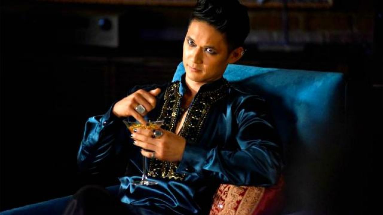 The Ring M And B Of Magnus Bane Harry Shum Jr In Shadowhunters S01e11 Spotern