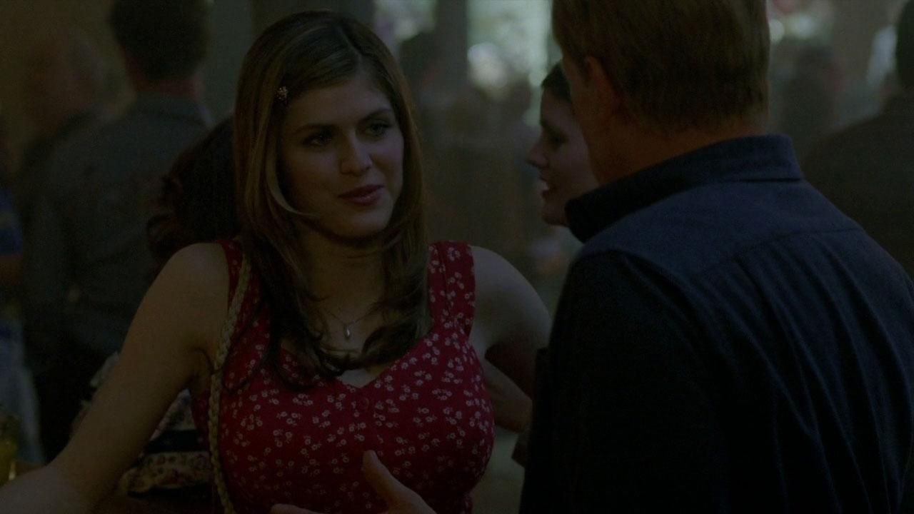 The red dress from Lisa (Alexandra Daddario) in " True Detective S01E0...