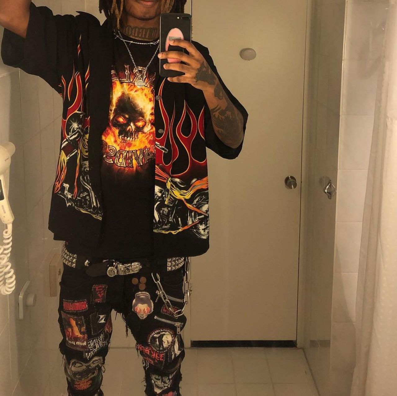 The pants worn by ZillaKami on his account Instagram.
