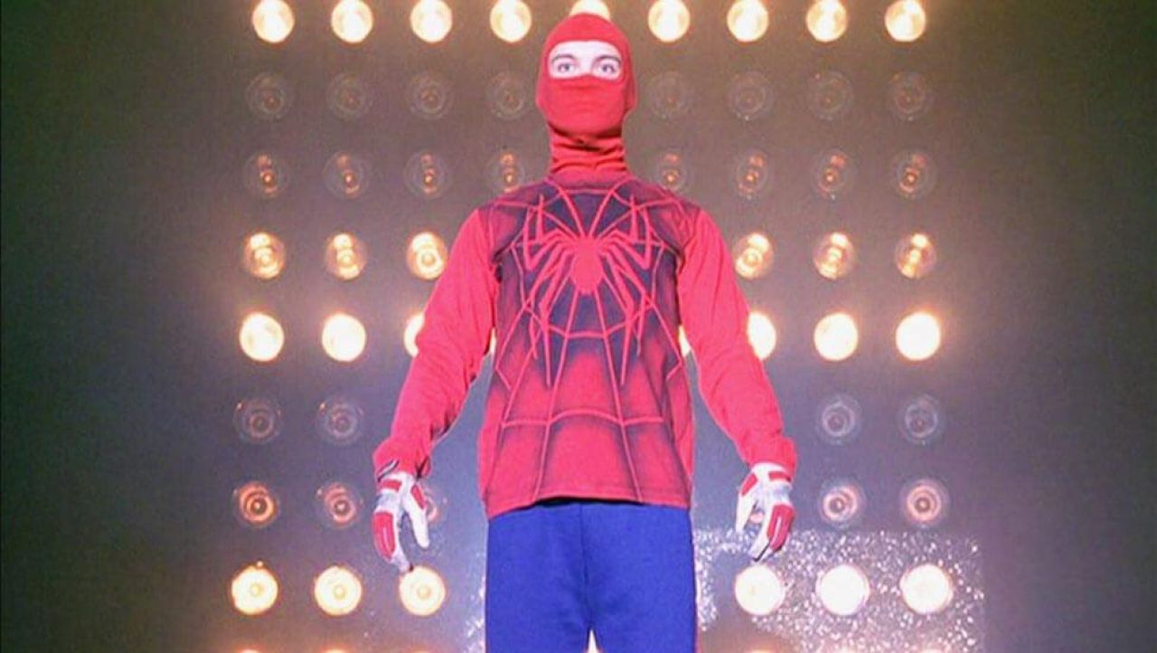 1 costume of SpiderMan worn by Peter Parker (Tobey Maguire) in SpiderMan Spotern